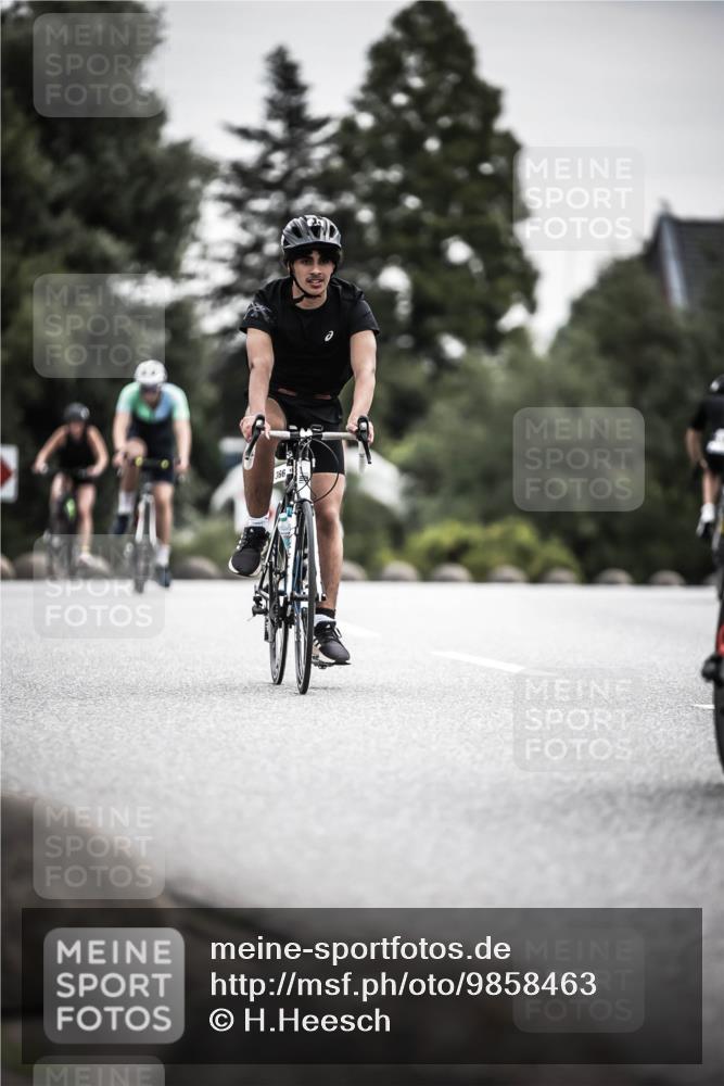 21.06.2026 - 29. Vierlanden-Triathlon H.Heesch http://msf.ph/oto/9858463 21.06.2026 10:30:45 Radfahren 174, 192, 294, 314, 366, 512, 534, 559, 586 meine-sportfotos.de