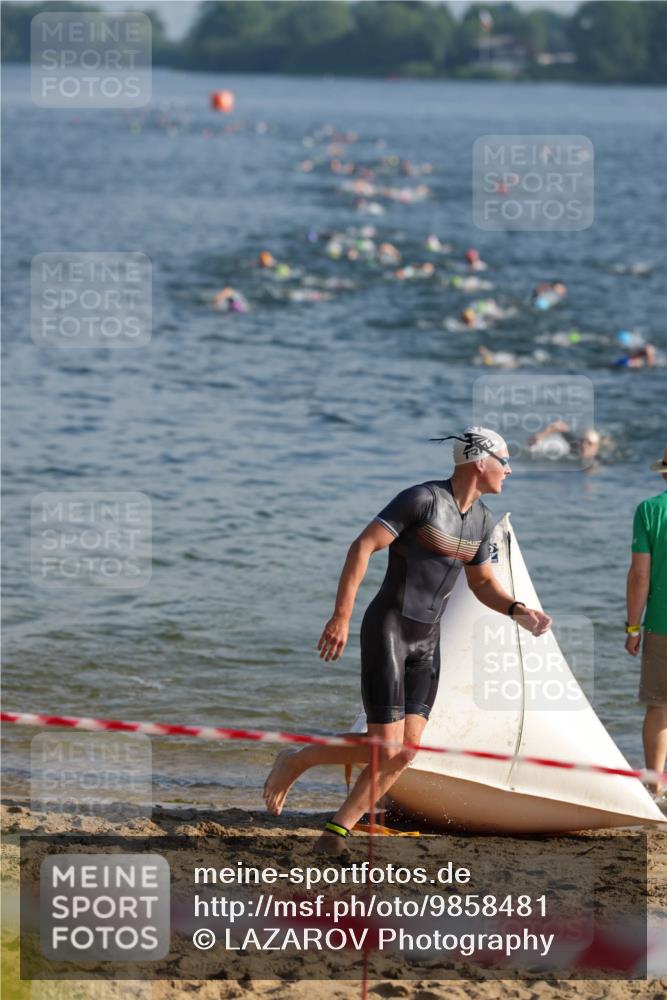 21.06.2026 - 29. Vierlanden-Triathlon LAZAROV Photography http://msf.ph/oto/9858481 21.06.2026 08:09:01 Schwimmen  meine-sportfotos.de