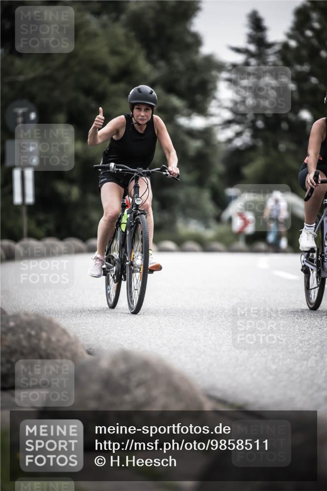 21.06.2026 - 29. Vierlanden-Triathlon H.Heesch http://msf.ph/oto/9858511 21.06.2026 10:30:49 Radfahren 142, 174, 294, 314, 366, 534, 559, 586 meine-sportfotos.de