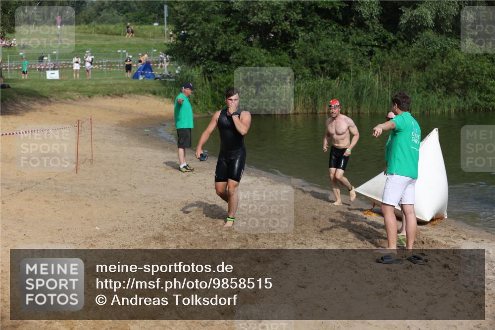 21.06.2026 - 29. Vierlanden-Triathlon Andreas Tolksdorf http://msf.ph/oto/9858515 21.06.2026 09:03:33 Schwimmen 241, 288, 302 meine-sportfotos.de
