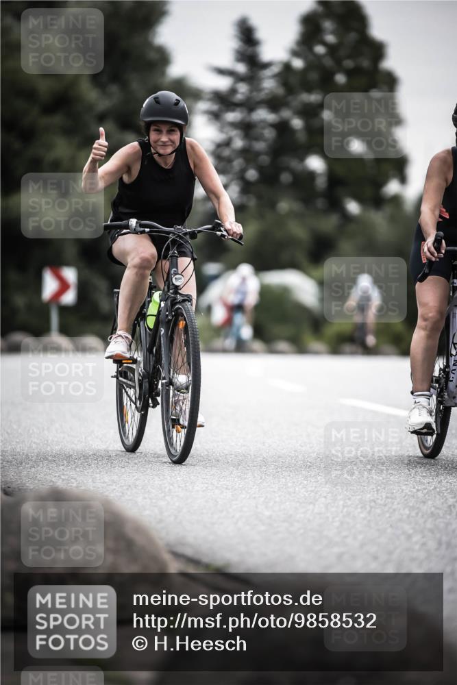 21.06.2026 - 29. Vierlanden-Triathlon H.Heesch http://msf.ph/oto/9858532 21.06.2026 10:30:50 Radfahren 142, 174, 294, 314, 366, 534, 559, 580, 586 meine-sportfotos.de