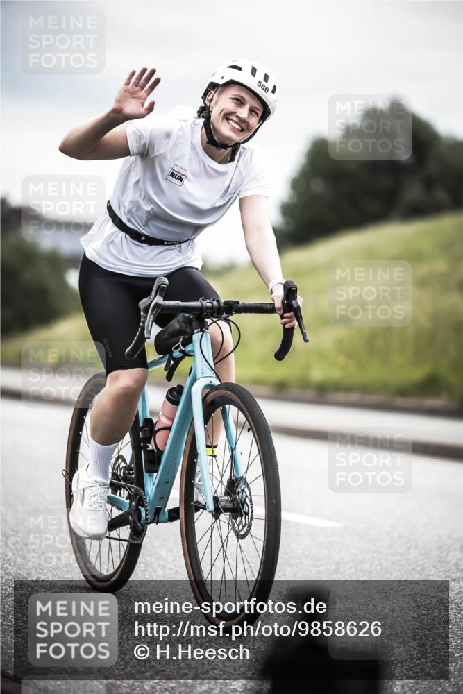 21.06.2026 - 29. Vierlanden-Triathlon H.Heesch http://msf.ph/oto/9858626 21.06.2026 10:30:57 Radfahren 142, 175, 360, 505, 523, 580, 623 meine-sportfotos.de
