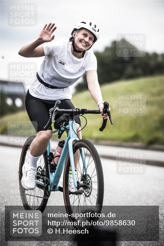 21.06.2026 - 29. Vierlanden-Triathlon H.Heesch http://msf.ph/oto/9858630 21.06.2026 10:30:57 Radfahren 142, 175, 360, 505, 523, 580, 623 meine-sportfotos.de