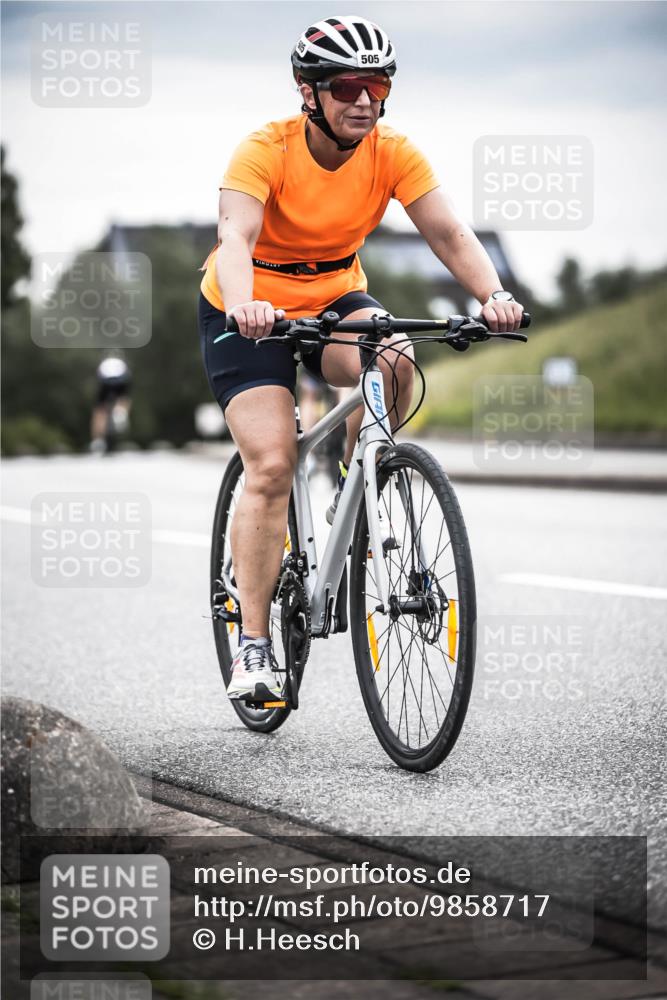 21.06.2026 - 29. Vierlanden-Triathlon H.Heesch http://msf.ph/oto/9858717 21.06.2026 10:31:02 Radfahren 175, 360, 505, 523, 623 meine-sportfotos.de