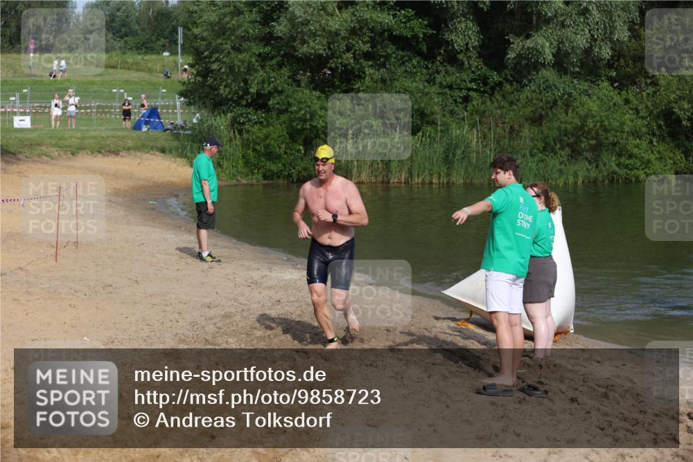 21.06.2026 - 29. Vierlanden-Triathlon Andreas Tolksdorf http://msf.ph/oto/9858723 21.06.2026 09:04:04 Schwimmen 177, 244 meine-sportfotos.de