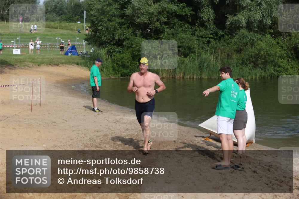 21.06.2026 - 29. Vierlanden-Triathlon Andreas Tolksdorf http://msf.ph/oto/9858738 21.06.2026 09:04:04 Schwimmen 177, 244 meine-sportfotos.de