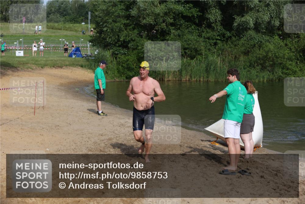 21.06.2026 - 29. Vierlanden-Triathlon Andreas Tolksdorf http://msf.ph/oto/9858753 21.06.2026 09:04:04 Schwimmen 177, 244 meine-sportfotos.de