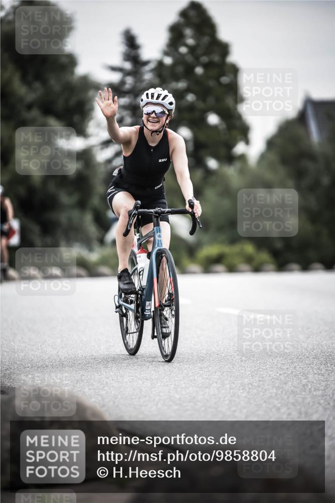 21.06.2026 - 29. Vierlanden-Triathlon H.Heesch http://msf.ph/oto/9858804 21.06.2026 10:31:15 Radfahren 229, 265, 280, 352, 498, 612 meine-sportfotos.de