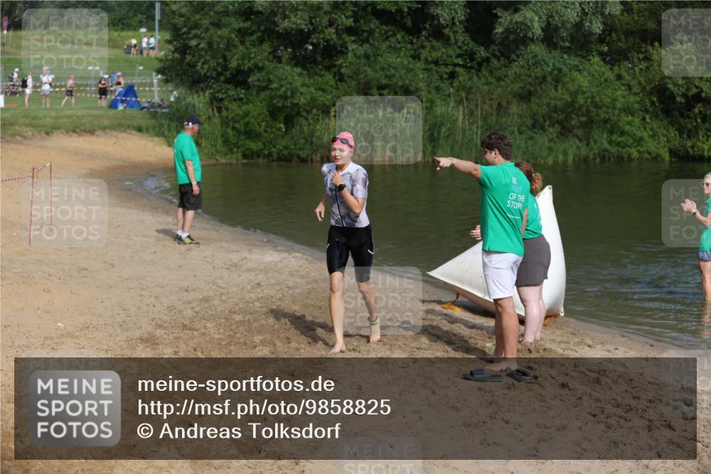 21.06.2026 - 29. Vierlanden-Triathlon Andreas Tolksdorf http://msf.ph/oto/9858825 21.06.2026 09:04:13 Schwimmen 244 meine-sportfotos.de
