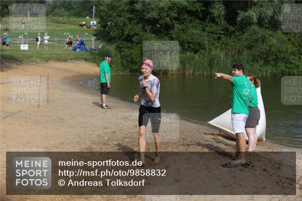 21.06.2026 - 29. Vierlanden-Triathlon Andreas Tolksdorf http://msf.ph/oto/9858832 21.06.2026 09:04:14 Schwimmen 244 meine-sportfotos.de