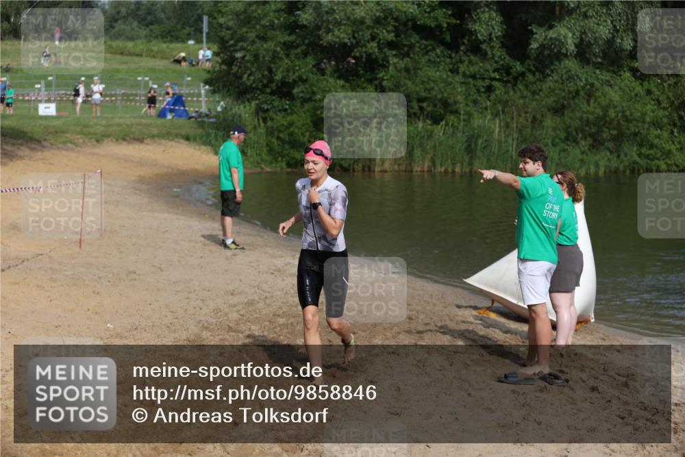 21.06.2026 - 29. Vierlanden-Triathlon Andreas Tolksdorf http://msf.ph/oto/9858846 21.06.2026 09:04:14 Schwimmen 244 meine-sportfotos.de