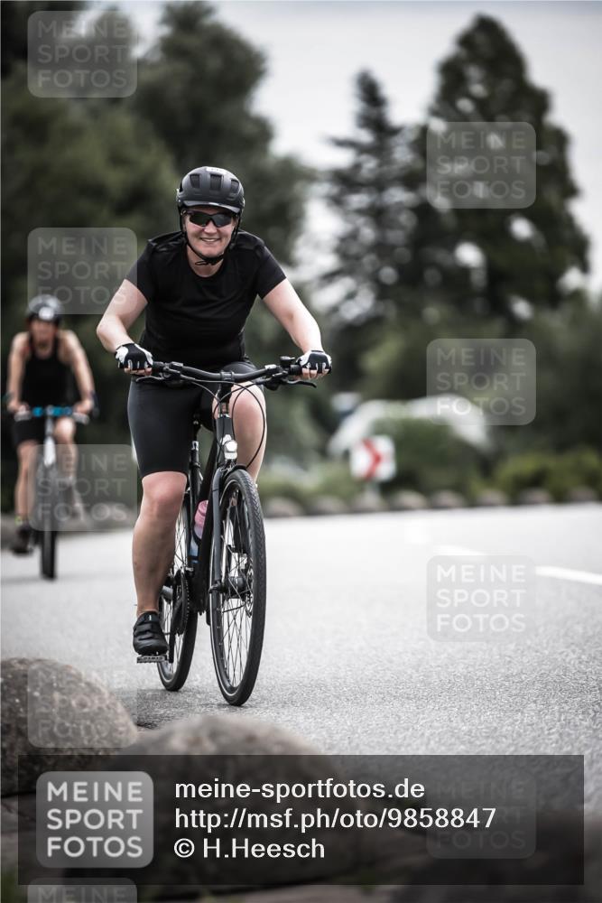 21.06.2026 - 29. Vierlanden-Triathlon H.Heesch http://msf.ph/oto/9858847 21.06.2026 10:31:17 Radfahren 229, 265, 280, 498, 612 meine-sportfotos.de