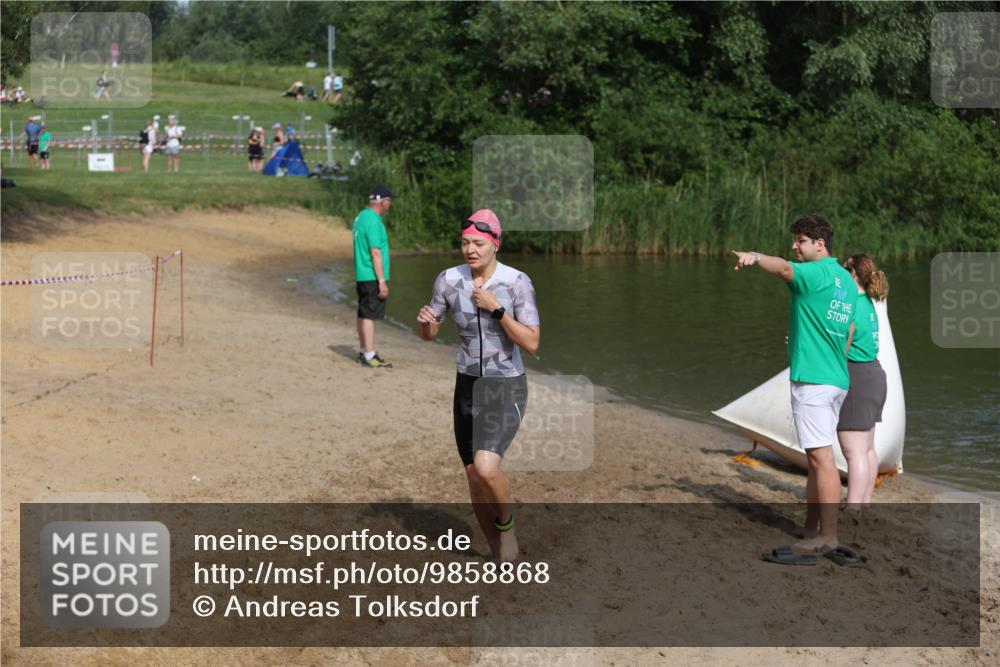 21.06.2026 - 29. Vierlanden-Triathlon Andreas Tolksdorf http://msf.ph/oto/9858868 21.06.2026 09:04:14 Schwimmen 244 meine-sportfotos.de
