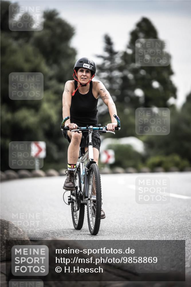 21.06.2026 - 29. Vierlanden-Triathlon H.Heesch http://msf.ph/oto/9858869 21.06.2026 10:31:19 Radfahren 229, 265, 498, 612 meine-sportfotos.de