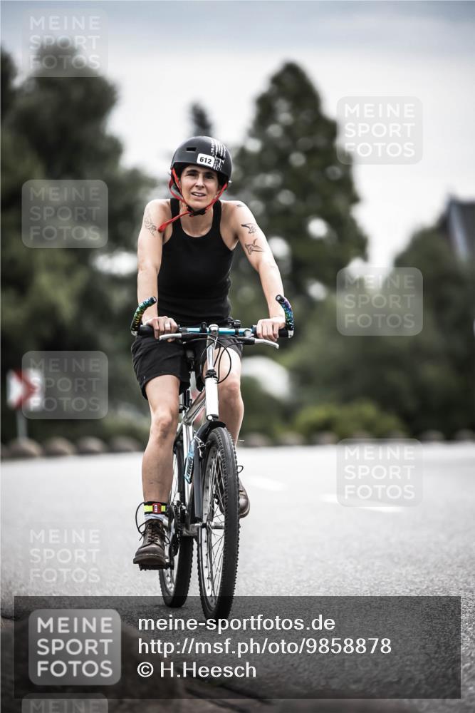 21.06.2026 - 29. Vierlanden-Triathlon H.Heesch http://msf.ph/oto/9858878 21.06.2026 10:31:20 Radfahren 265, 498, 612 meine-sportfotos.de
