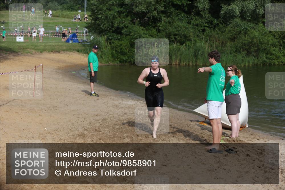 21.06.2026 - 29. Vierlanden-Triathlon Andreas Tolksdorf http://msf.ph/oto/9858901 21.06.2026 09:04:38 Schwimmen 290 meine-sportfotos.de