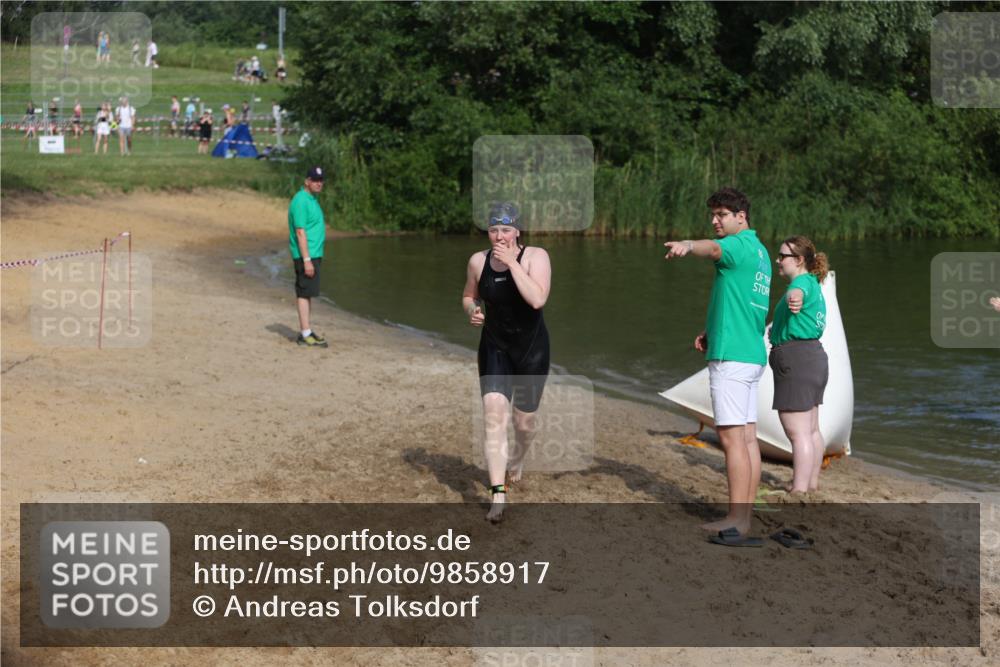 21.06.2026 - 29. Vierlanden-Triathlon Andreas Tolksdorf http://msf.ph/oto/9858917 21.06.2026 09:04:38 Schwimmen 290 meine-sportfotos.de