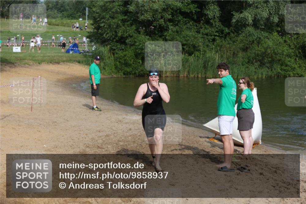 21.06.2026 - 29. Vierlanden-Triathlon Andreas Tolksdorf http://msf.ph/oto/9858937 21.06.2026 09:04:38 Schwimmen 290 meine-sportfotos.de