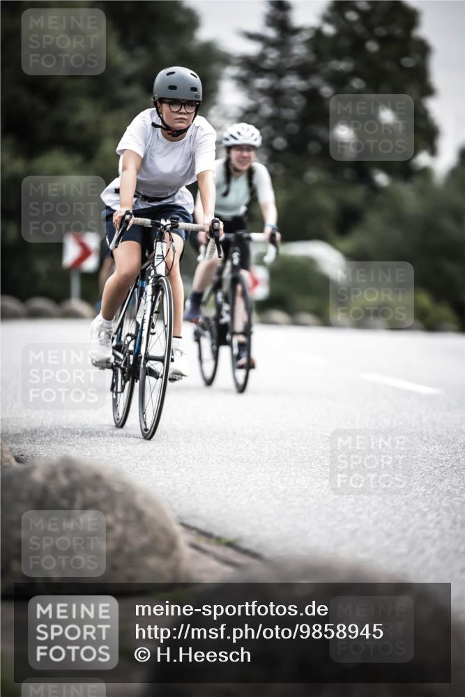 21.06.2026 - 29. Vierlanden-Triathlon H.Heesch http://msf.ph/oto/9858945 21.06.2026 10:31:33 Radfahren 145, 221, 301, 337, 489, 510 meine-sportfotos.de