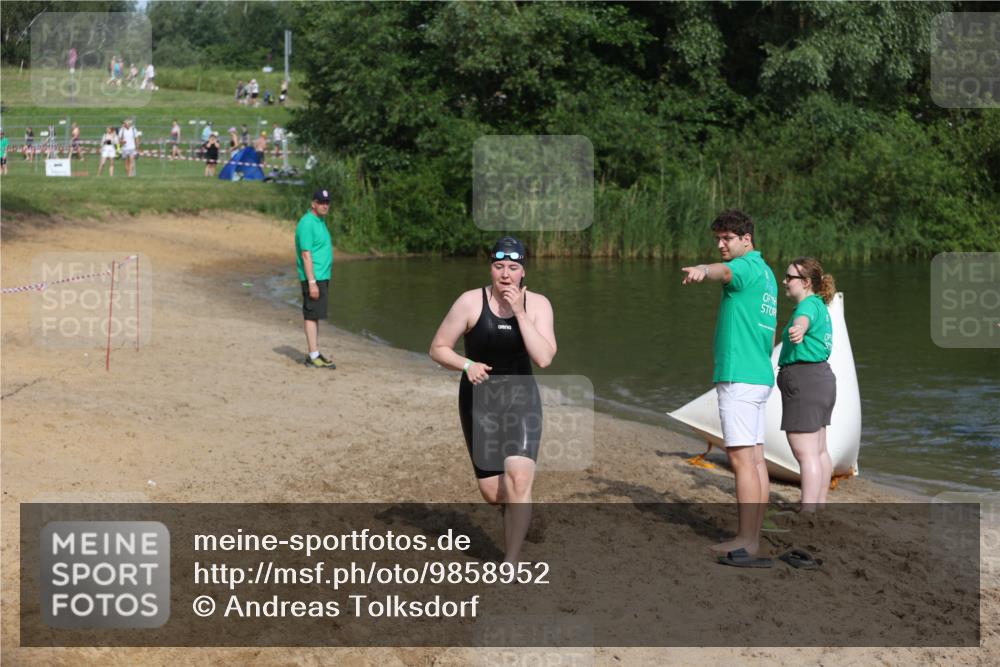 21.06.2026 - 29. Vierlanden-Triathlon Andreas Tolksdorf http://msf.ph/oto/9858952 21.06.2026 09:04:38 Schwimmen 290 meine-sportfotos.de