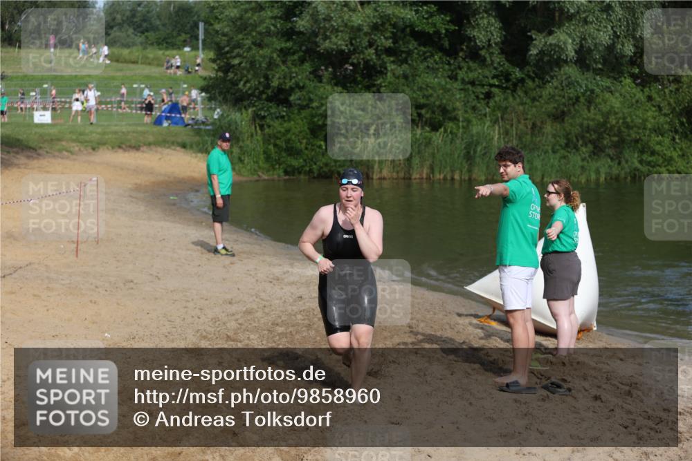 21.06.2026 - 29. Vierlanden-Triathlon Andreas Tolksdorf http://msf.ph/oto/9858960 21.06.2026 09:04:39 Schwimmen 290 meine-sportfotos.de