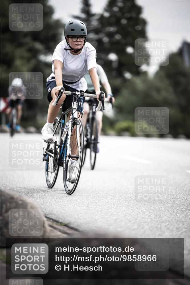 21.06.2026 - 29. Vierlanden-Triathlon H.Heesch http://msf.ph/oto/9858966 21.06.2026 10:31:33 Radfahren 145, 221, 301, 337, 489, 510 meine-sportfotos.de