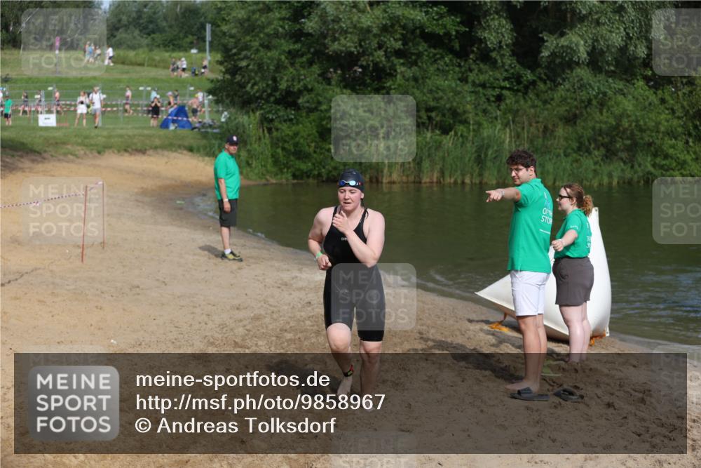 21.06.2026 - 29. Vierlanden-Triathlon Andreas Tolksdorf http://msf.ph/oto/9858967 21.06.2026 09:04:39 Schwimmen 290 meine-sportfotos.de