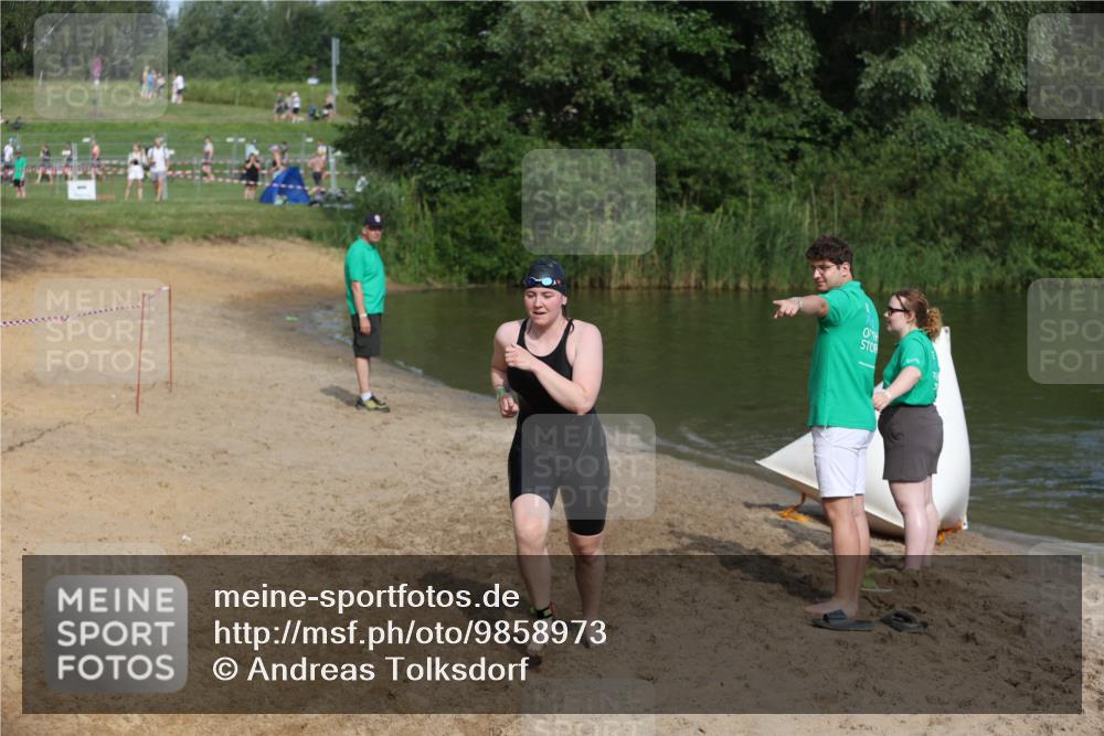 21.06.2026 - 29. Vierlanden-Triathlon Andreas Tolksdorf http://msf.ph/oto/9858973 21.06.2026 09:04:39 Schwimmen 290 meine-sportfotos.de
