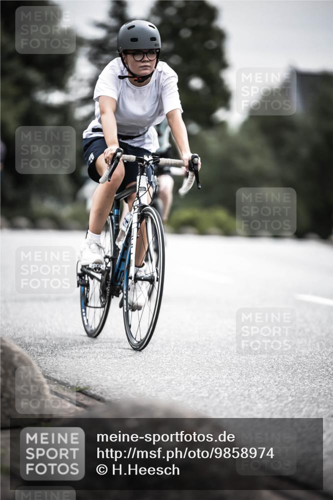 21.06.2026 - 29. Vierlanden-Triathlon H.Heesch http://msf.ph/oto/9858974 21.06.2026 10:31:33 Radfahren 145, 221, 301, 337, 489, 510 meine-sportfotos.de