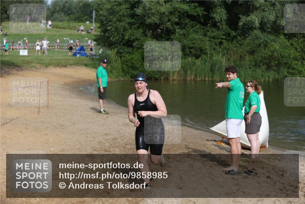21.06.2026 - 29. Vierlanden-Triathlon Andreas Tolksdorf http://msf.ph/oto/9858985 21.06.2026 09:04:39 Schwimmen 290 meine-sportfotos.de