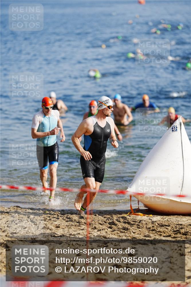 21.06.2026 - 29. Vierlanden-Triathlon LAZAROV Photography http://msf.ph/oto/9859020 21.06.2026 08:16:59 Schwimmen  meine-sportfotos.de