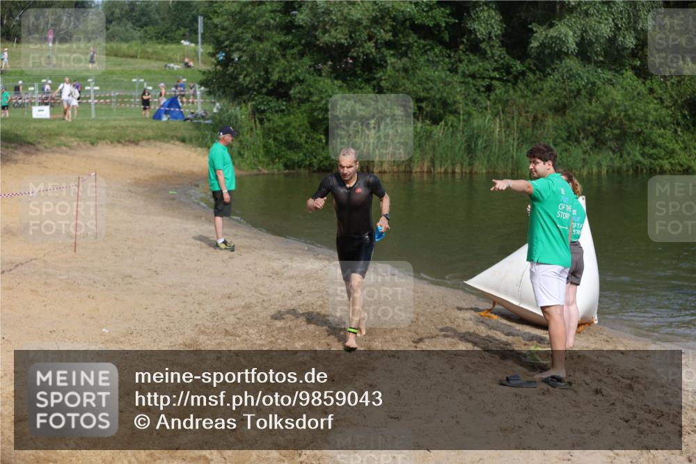 21.06.2026 - 29. Vierlanden-Triathlon Andreas Tolksdorf http://msf.ph/oto/9859043 21.06.2026 09:05:16 Schwimmen 192 meine-sportfotos.de