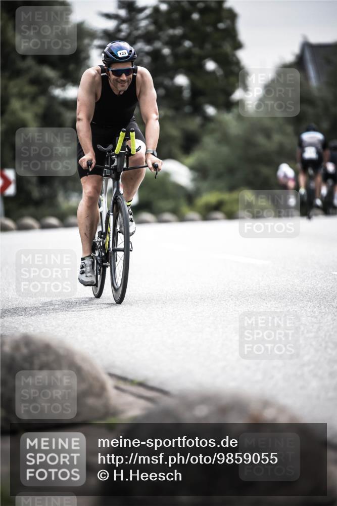 21.06.2026 - 29. Vierlanden-Triathlon H.Heesch http://msf.ph/oto/9859055 21.06.2026 10:31:42 Radfahren 123, 226, 301, 308, 1357 meine-sportfotos.de