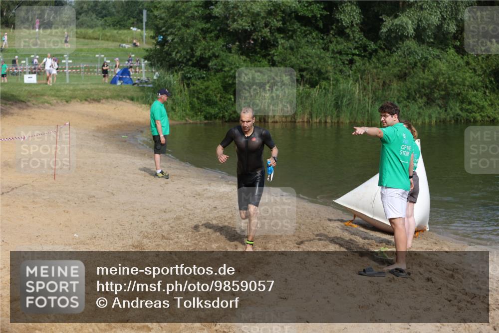 21.06.2026 - 29. Vierlanden-Triathlon Andreas Tolksdorf http://msf.ph/oto/9859057 21.06.2026 09:05:16 Schwimmen 192 meine-sportfotos.de