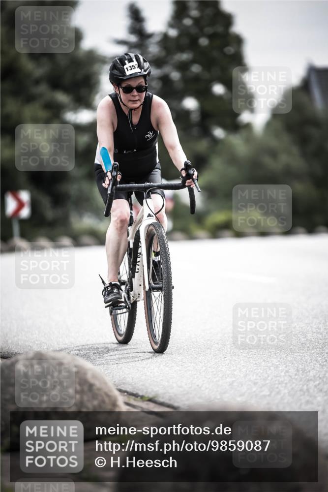 21.06.2026 - 29. Vierlanden-Triathlon H.Heesch http://msf.ph/oto/9859087 21.06.2026 10:31:44 Radfahren 123, 202, 226, 301, 308, 389, 1357 meine-sportfotos.de