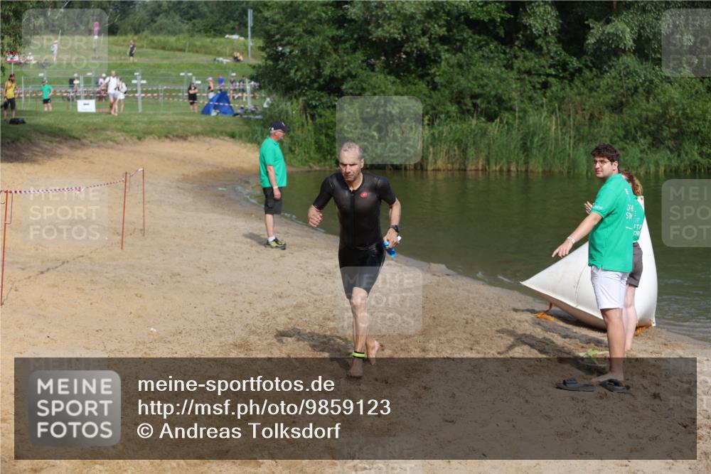21.06.2026 - 29. Vierlanden-Triathlon Andreas Tolksdorf http://msf.ph/oto/9859123 21.06.2026 09:05:17 Schwimmen 192 meine-sportfotos.de