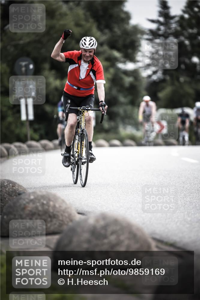 21.06.2026 - 29. Vierlanden-Triathlon H.Heesch http://msf.ph/oto/9859169 21.06.2026 10:31:54 Radfahren 52, 62, 137, 202, 213, 332, 389, 441 meine-sportfotos.de