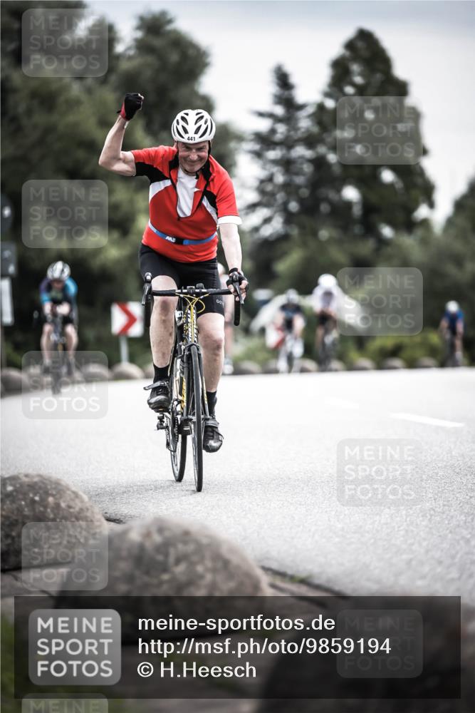 21.06.2026 - 29. Vierlanden-Triathlon H.Heesch http://msf.ph/oto/9859194 21.06.2026 10:31:55 Radfahren 52, 62, 137, 213, 332, 441 meine-sportfotos.de