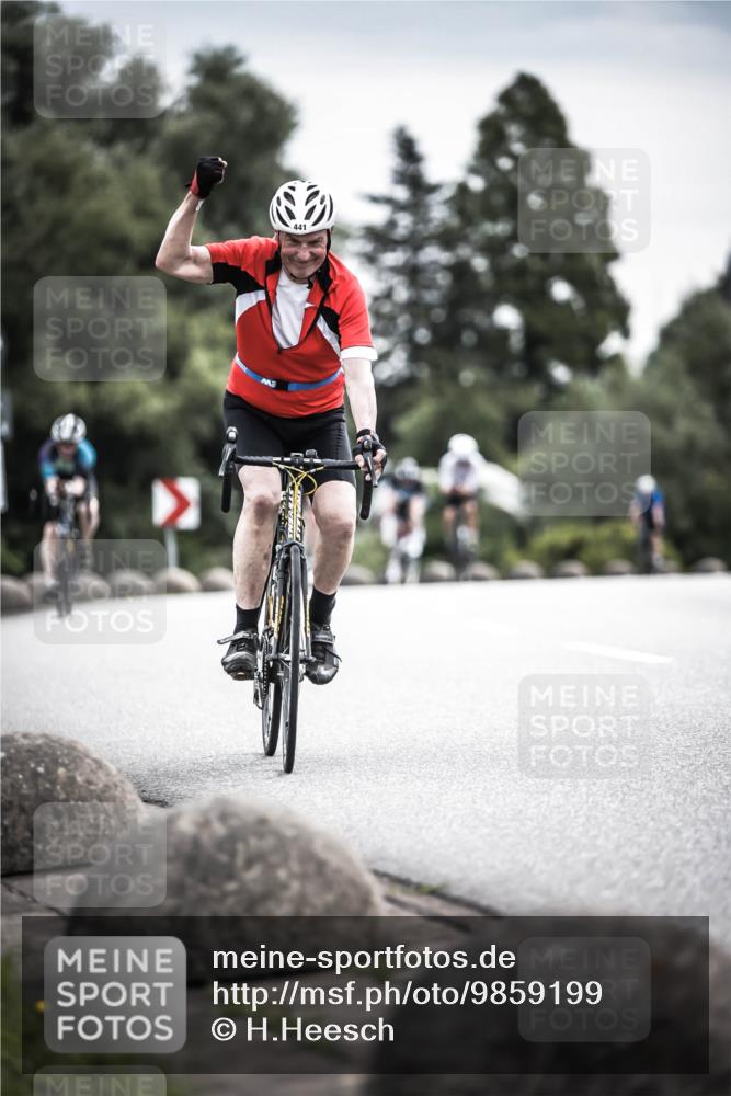 21.06.2026 - 29. Vierlanden-Triathlon H.Heesch http://msf.ph/oto/9859199 21.06.2026 10:31:55 Radfahren 52, 62, 137, 213, 332, 441 meine-sportfotos.de