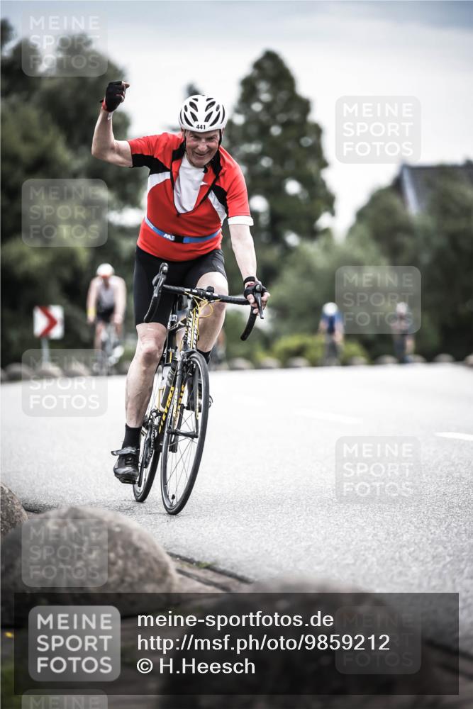 21.06.2026 - 29. Vierlanden-Triathlon H.Heesch http://msf.ph/oto/9859212 21.06.2026 10:31:55 Radfahren 52, 62, 137, 213, 332, 441 meine-sportfotos.de