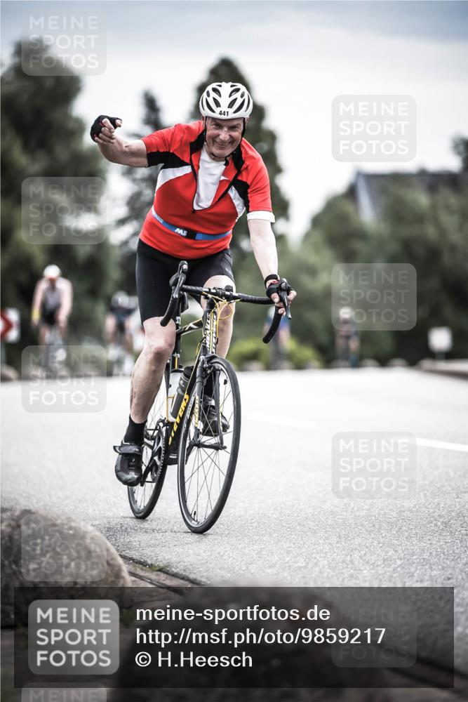 21.06.2026 - 29. Vierlanden-Triathlon H.Heesch http://msf.ph/oto/9859217 21.06.2026 10:31:55 Radfahren 52, 62, 137, 213, 332, 441 meine-sportfotos.de