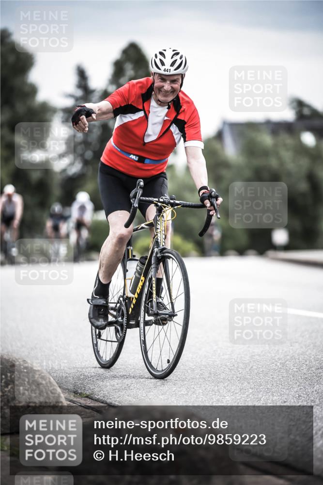 21.06.2026 - 29. Vierlanden-Triathlon H.Heesch http://msf.ph/oto/9859223 21.06.2026 10:31:55 Radfahren 52, 62, 137, 213, 332, 441 meine-sportfotos.de