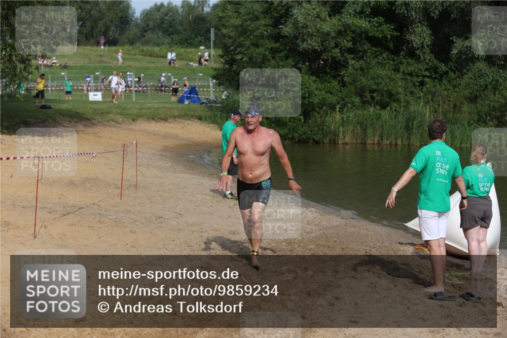21.06.2026 - 29. Vierlanden-Triathlon Andreas Tolksdorf http://msf.ph/oto/9859234 21.06.2026 09:05:25 Schwimmen 287 meine-sportfotos.de
