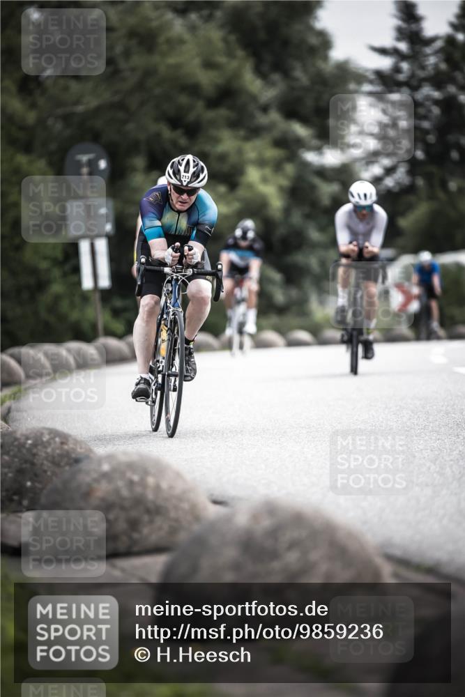21.06.2026 - 29. Vierlanden-Triathlon H.Heesch http://msf.ph/oto/9859236 21.06.2026 10:31:57 Radfahren 52, 62, 137, 138, 213, 332, 441 meine-sportfotos.de
