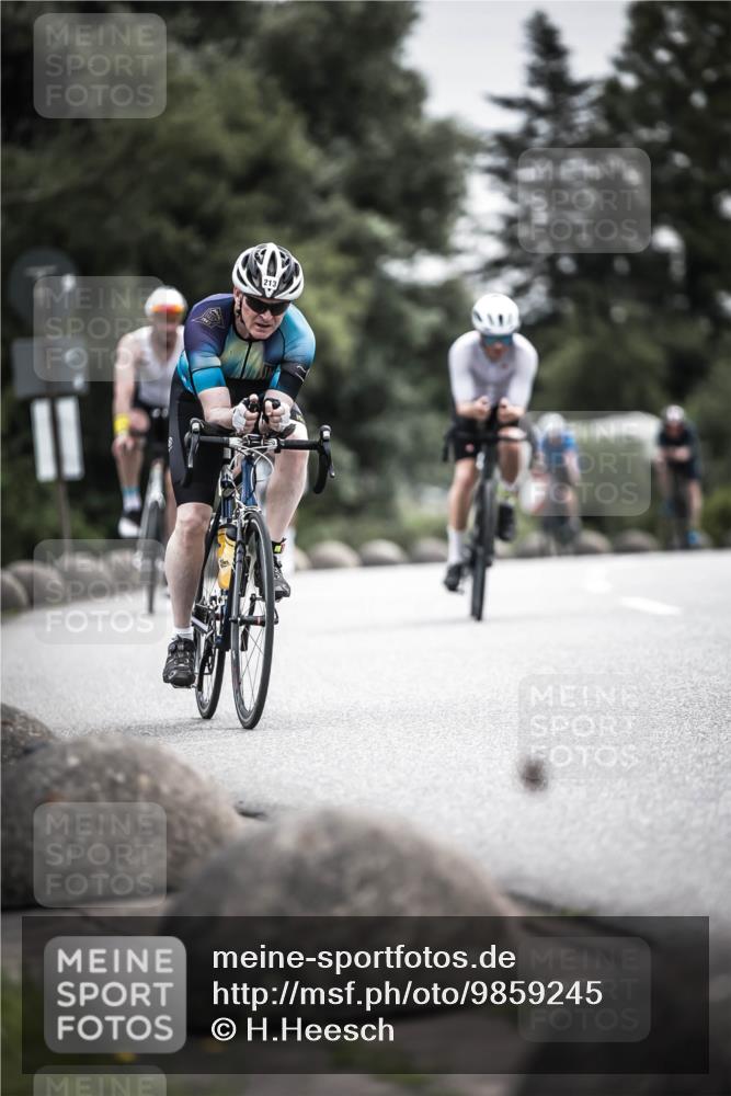 21.06.2026 - 29. Vierlanden-Triathlon H.Heesch http://msf.ph/oto/9859245 21.06.2026 10:31:57 Radfahren 52, 62, 137, 138, 213, 332, 441 meine-sportfotos.de