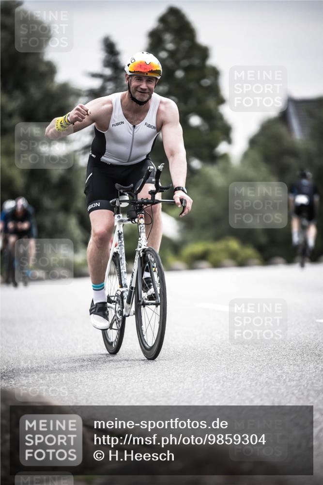 21.06.2026 - 29. Vierlanden-Triathlon H.Heesch http://msf.ph/oto/9859304 21.06.2026 10:31:59 Radfahren 52, 62, 137, 138, 213, 332, 441, 617 meine-sportfotos.de