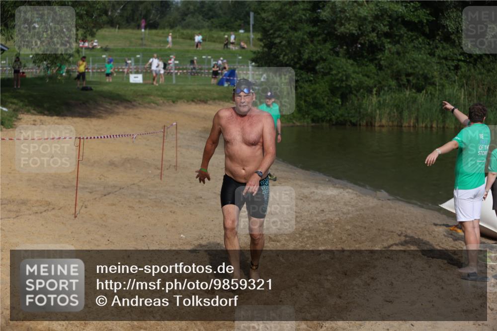 21.06.2026 - 29. Vierlanden-Triathlon Andreas Tolksdorf http://msf.ph/oto/9859321 21.06.2026 09:05:27 Schwimmen 287 meine-sportfotos.de