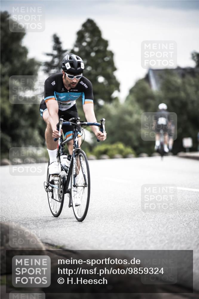 21.06.2026 - 29. Vierlanden-Triathlon H.Heesch http://msf.ph/oto/9859324 21.06.2026 10:32:01 Radfahren 52, 57, 62, 137, 138, 213, 617 meine-sportfotos.de