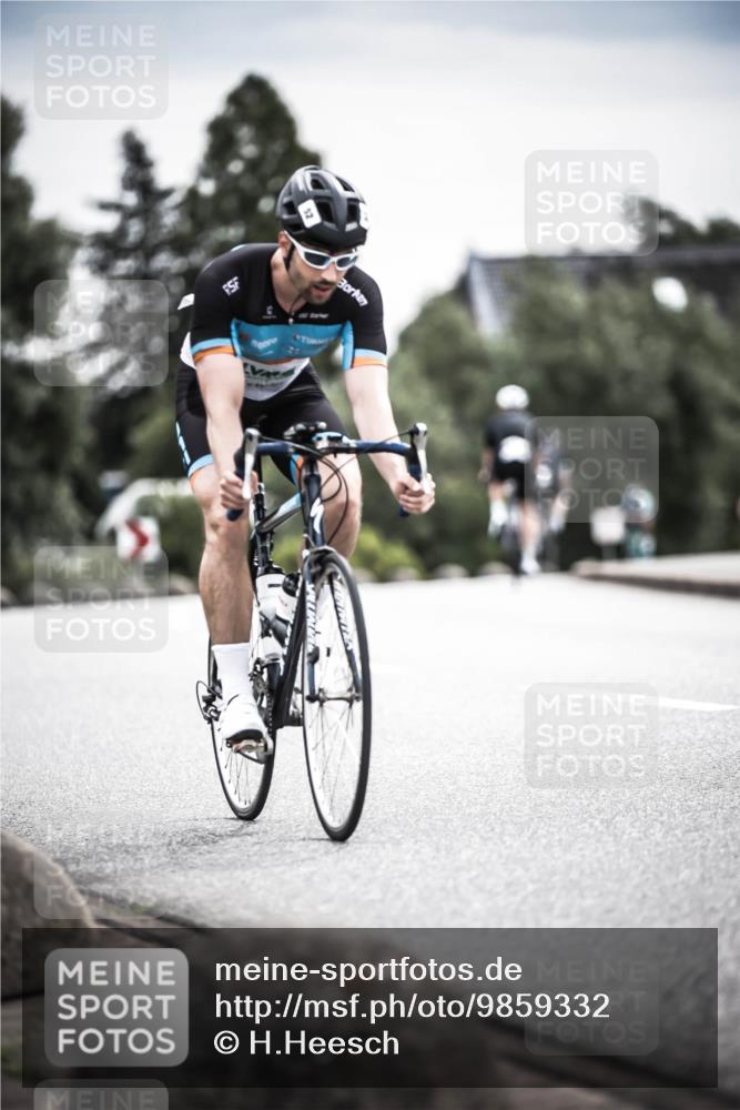 21.06.2026 - 29. Vierlanden-Triathlon H.Heesch http://msf.ph/oto/9859332 21.06.2026 10:32:01 Radfahren 52, 57, 62, 137, 138, 213, 617 meine-sportfotos.de