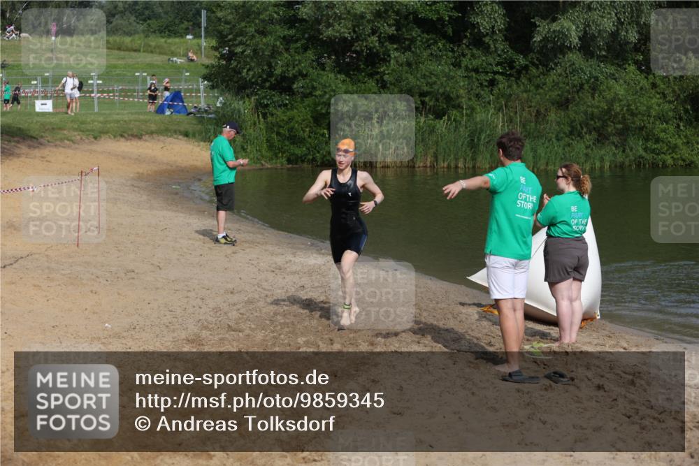 21.06.2026 - 29. Vierlanden-Triathlon Andreas Tolksdorf http://msf.ph/oto/9859345 21.06.2026 09:05:49 Schwimmen 299 meine-sportfotos.de